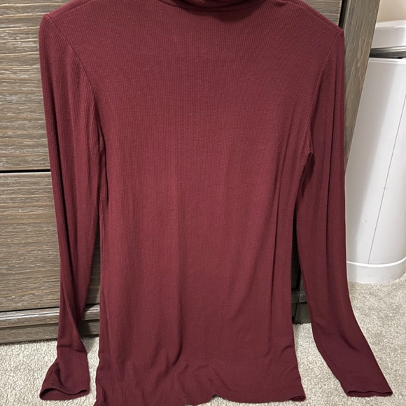 Mossimo maroon mock neck top - Picture 2 of 3